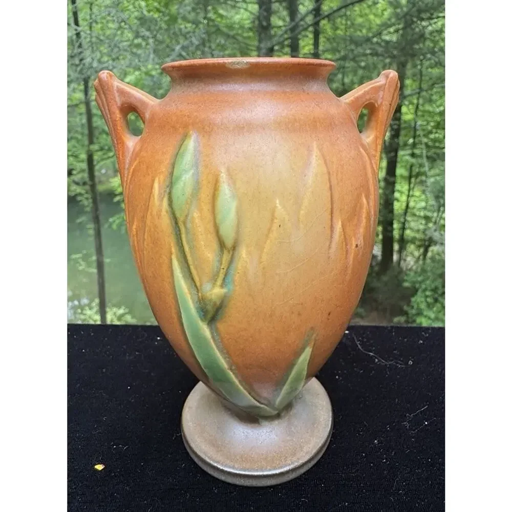 Lovely Vintage 1950’s Roseville Pink Iris Pattern Orange Ceramic Vase -A72